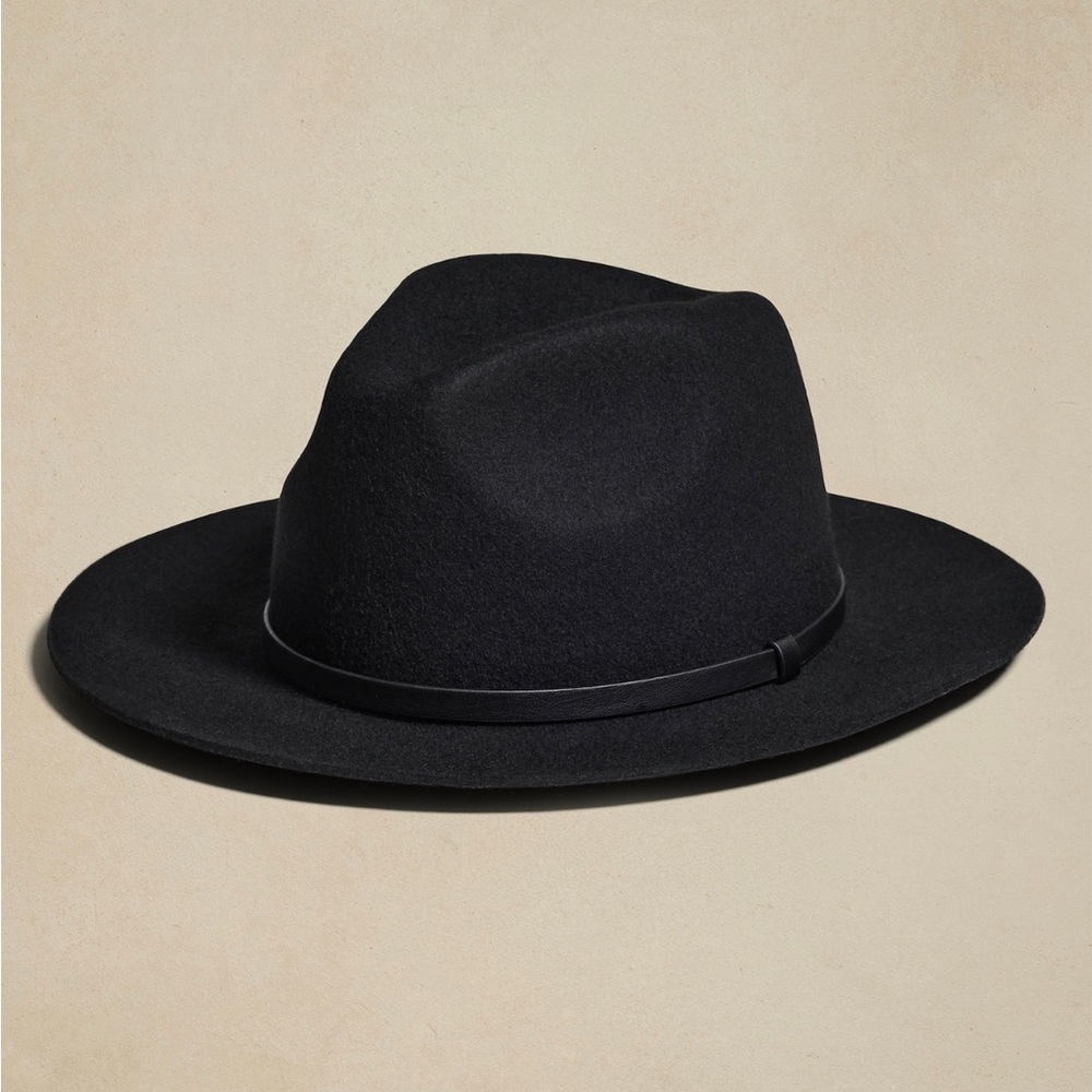 SOLD.   BRAND NEW BANANA REPUBLIC felt fedora